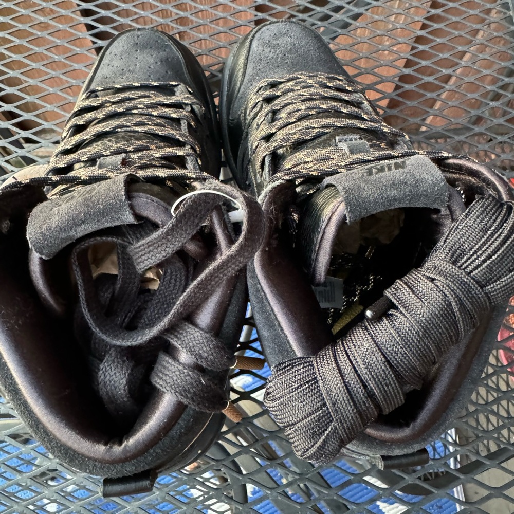 Nike x FAUST Dunk High in men’s size 7 or women’s 8.5. Comes w 3 different laces - Picture 9 of 10